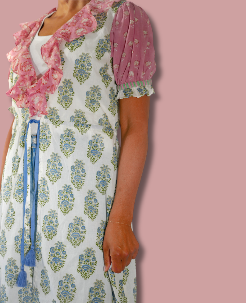 The Jeanne Robe by Sundara – a lightweight, cozy cotton robe with a belted waist, perfect for layering over your favorite sleepwear.