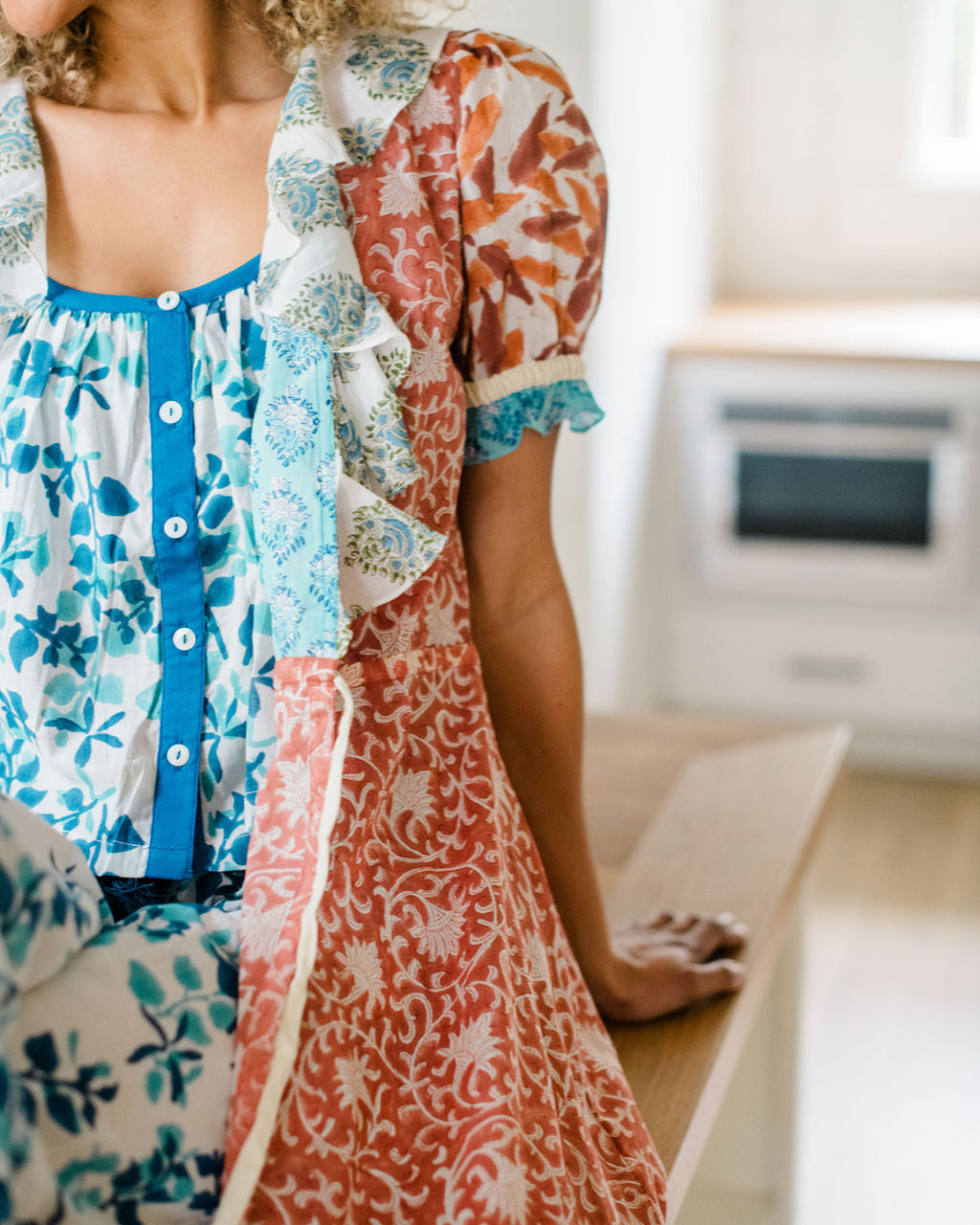The Jeanne Robe by Sundara – a lightweight cotton robe with artisanal block prints and a relaxed belted silhouette, perfect for layering